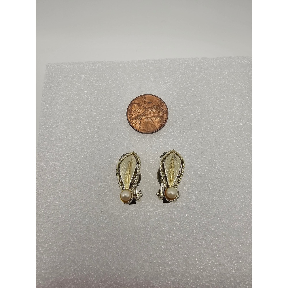 Vintage Mixed Metal Leaf Clip On Earrings Faux Pearl Gold Silver Tone Textured
